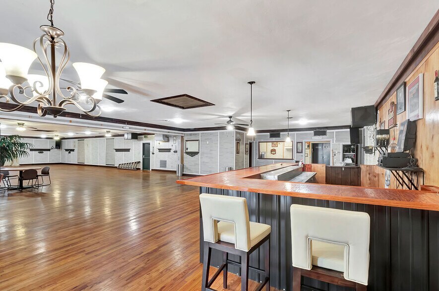 More Photos Of 315 2nd St, Morrow Lodge Meeting Hall For Sale