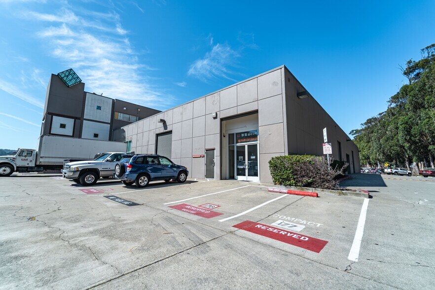 More Photos Of 1435 Huntington Ave, South San Francisco Showroom For Sale