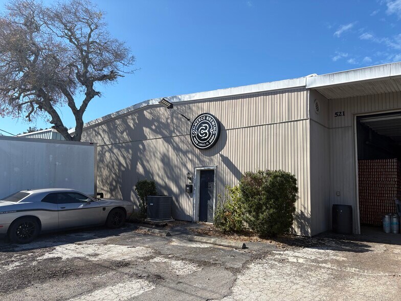 Primary Photo Of 521 S Commerce Dr, Largo Distribution For Sale
