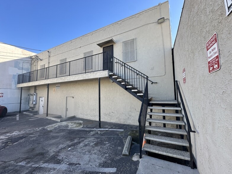 More Photos Of 4057-4061 1/2 Whittier Blvd, Los Angeles Medical For Sale