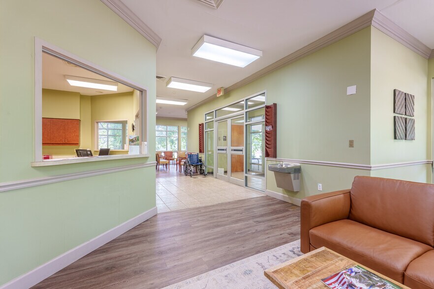 More Photos Of 727 Cox Creek Pky, Florence Healthcare For Sale