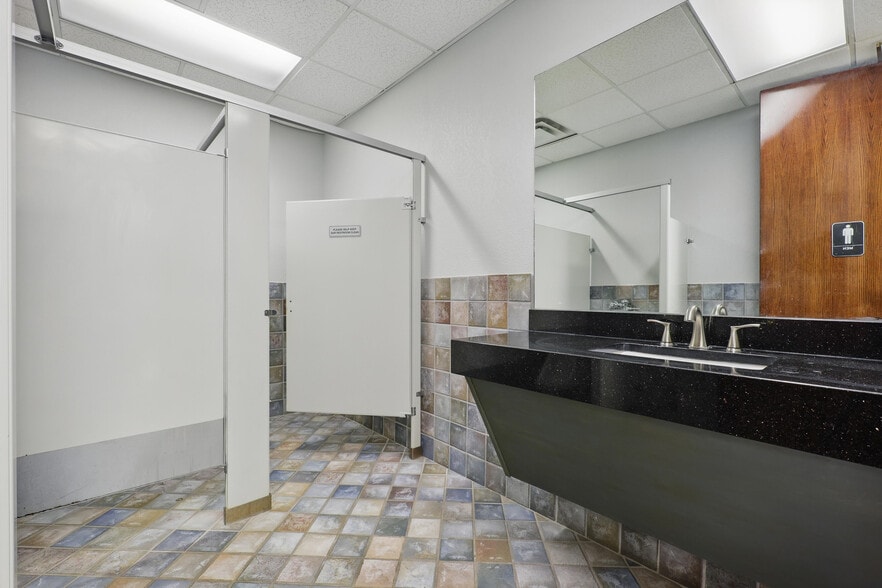 More Photos Of 5152 Village Creek Dr, Plano Office For Lease