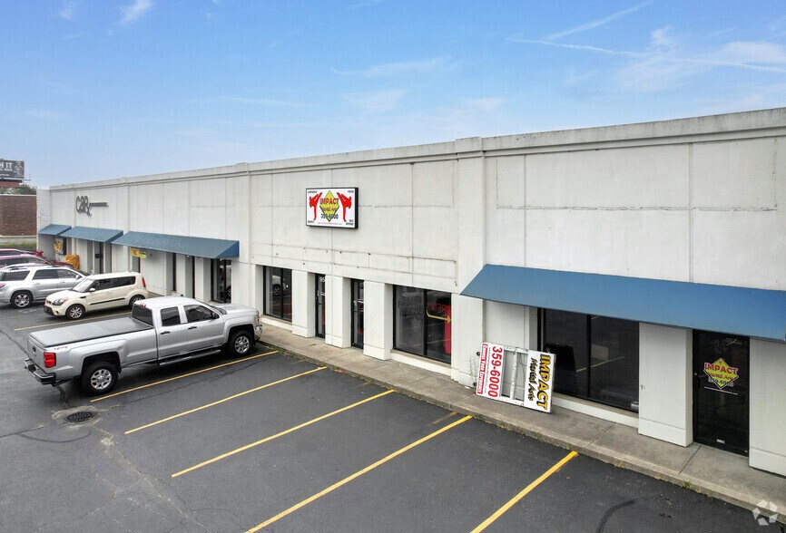 More Photos Of 9503 E Washington St, Indianapolis Storefront For Sale