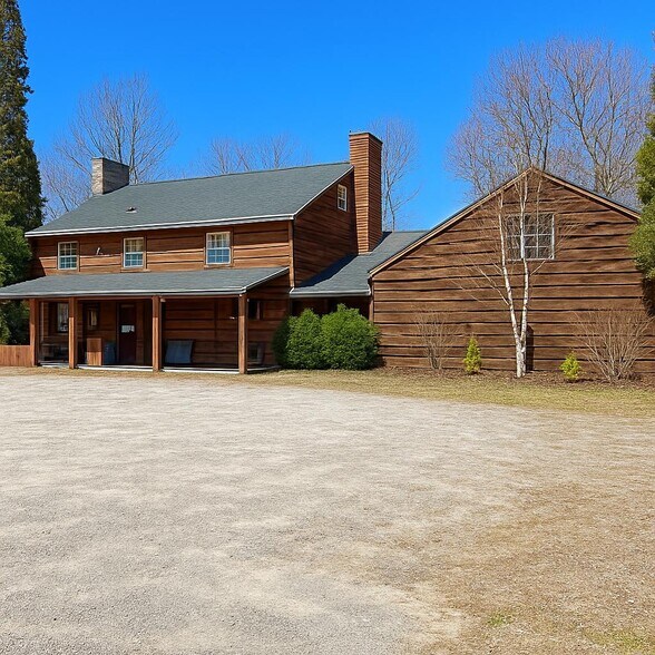 More Photos Of 233 Litchfield Tpke, Washington Freestanding For Sale