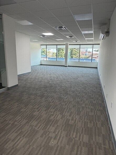 More Photos Of 3000 W Olympic Blvd, Los Angeles Medical For Lease