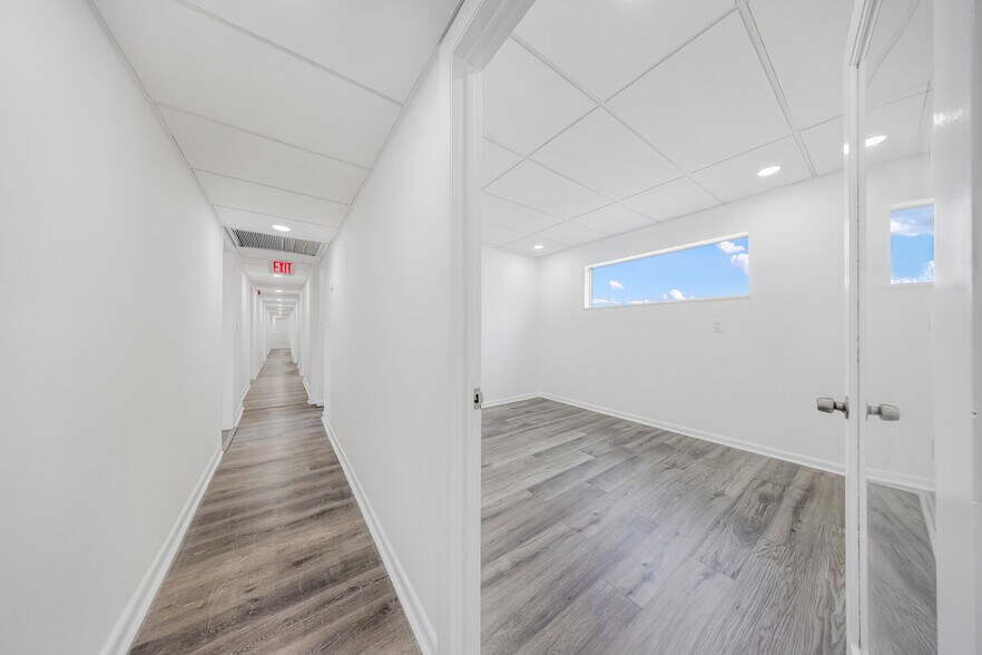 More Photos Of 7550 W 2nd Ct, Hialeah Warehouse For Lease