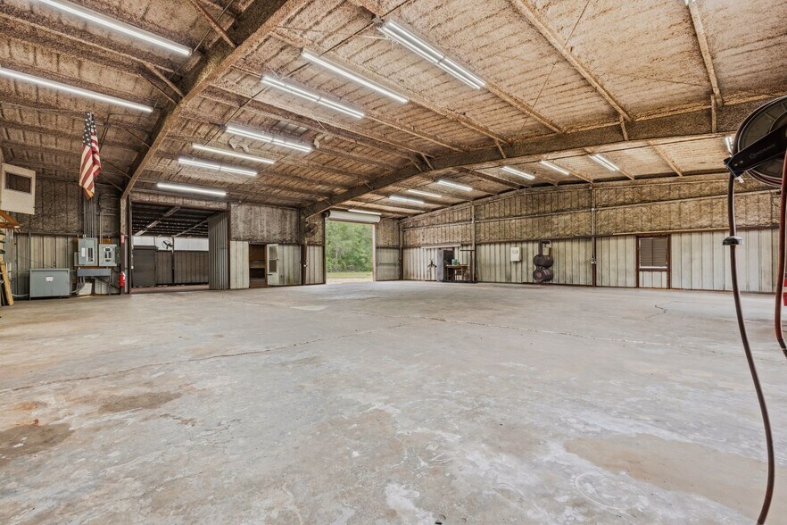 More Photos Of 516 FM 3083 Rd, Conroe Industrial For Lease