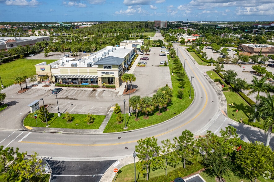 More Photos Of 10041 University Plaza Dr, Fort Myers Storefront For Lease