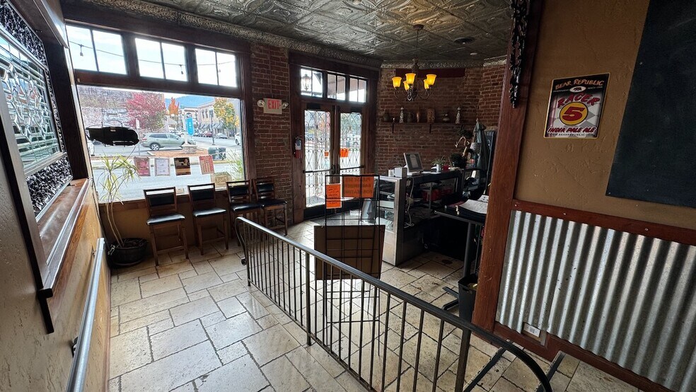 More Photos Of 234 SW 5th St, Grants Pass Restaurant For Lease