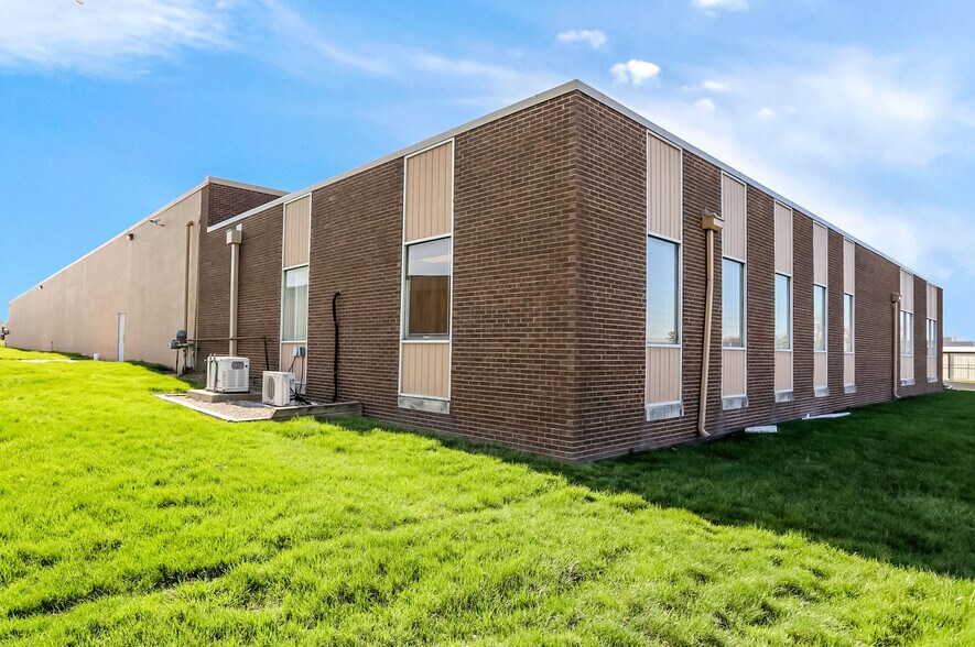 More Photos Of 2334 Production Dr, Indianapolis Warehouse For Lease