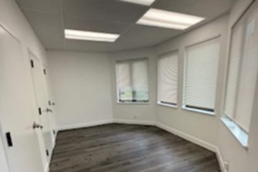 More Photos Of 3401-3403 Olandwood Ct, Olney Medical For Lease
