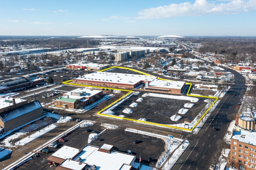 More Photos Of 35425 W Michigan Ave, Wayne Medical For Sale