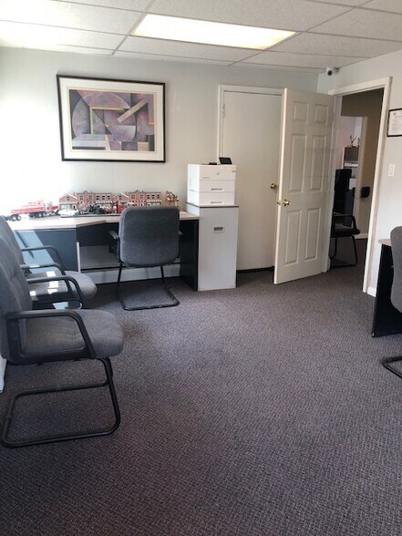 More Photos Of 1 Plumbridge Dr, Levittown Office Residential For Sale