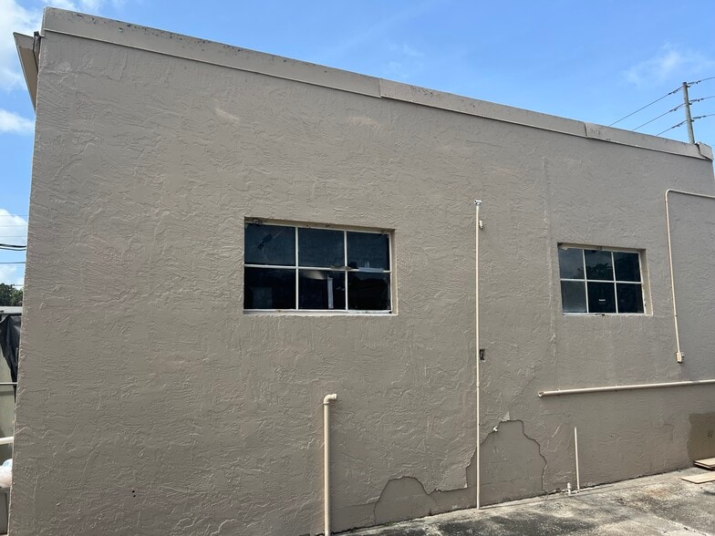 More Photos Of 100 Ponce de Leon Blvd, Brooksville Service Station For Sale