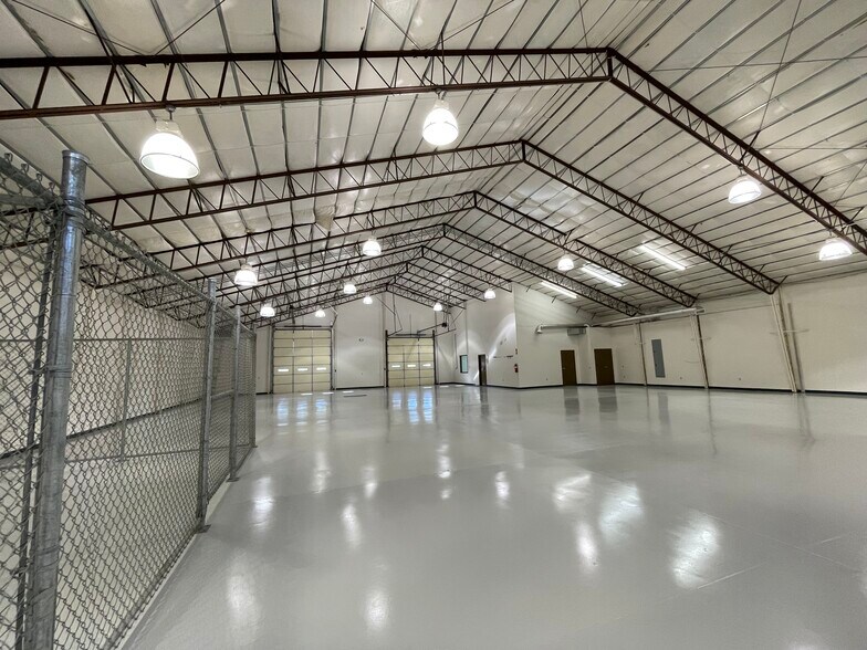 More Photos Of 19605 E 40 Hwy, Independence Warehouse For Sale