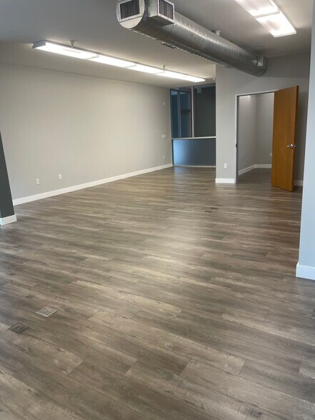 More Photos Of 2332 Cotner Ave, Los Angeles Loft Creative Space For Lease