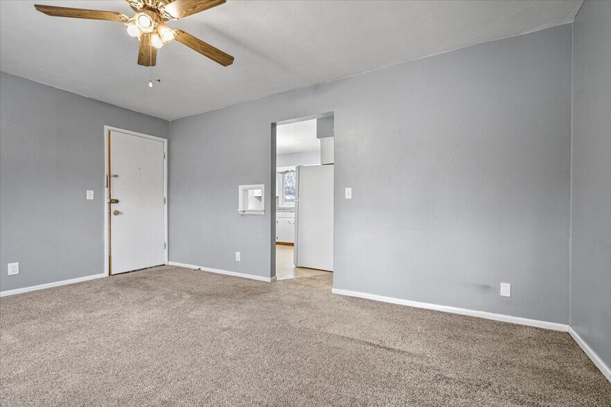 More Photos Of 218 Carolyn Ln, Eureka Apartments For Sale