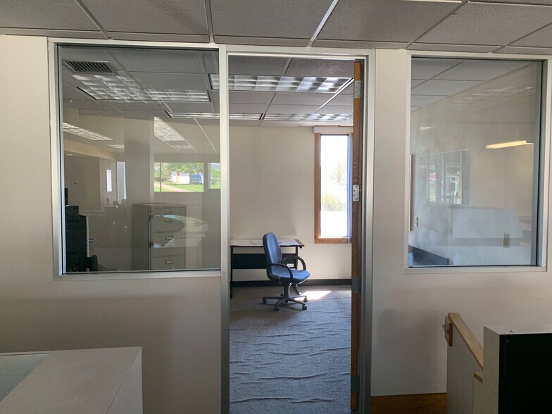 More Photos Of 132 E Main St, Hortonville Bank For Lease