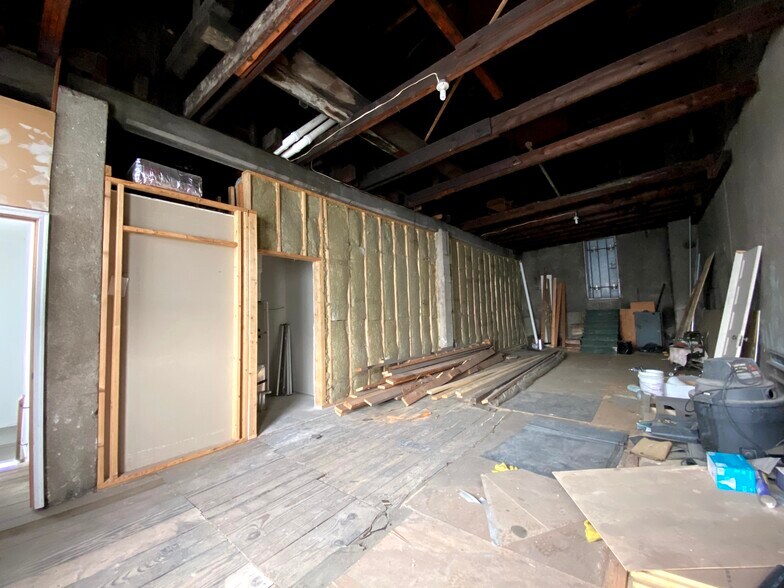 More Photos Of 333-335 Meade St, Pittsburgh Light Distribution For Lease