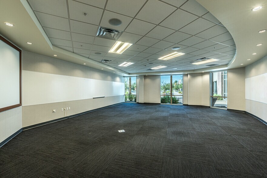More Photos Of 8990 W Glendale Ave, Glendale Office For Sale