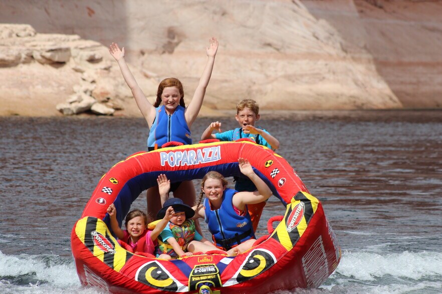 More Photos Of MM 28 Highway 276 Lodge, Lake Powell Hotel For Sale