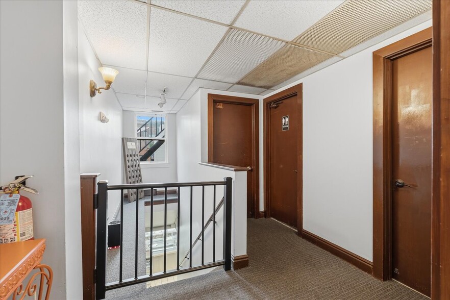 More Photos Of 2104 E Carson St, Pittsburgh Restaurant For Sale