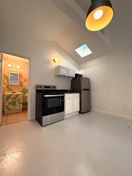 More Photos Of 118 NW 24th St, Miami Apartments For Sale