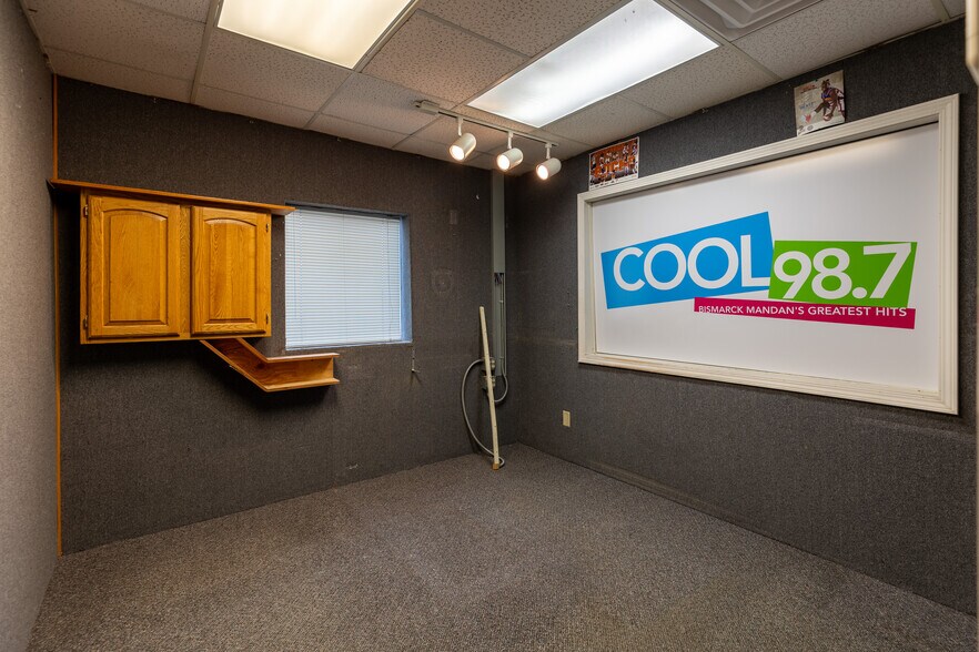 More Photos Of 4303 Memorial Hwy, Mandan Movie Radio TVStudio For Sale