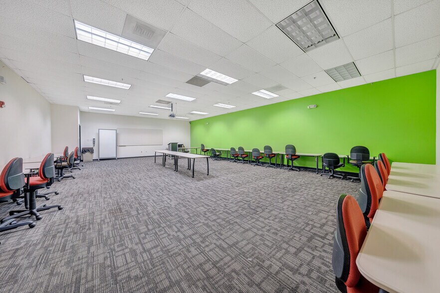 More Photos Of 2000 Virginia Ave, Collinsville Office For Lease