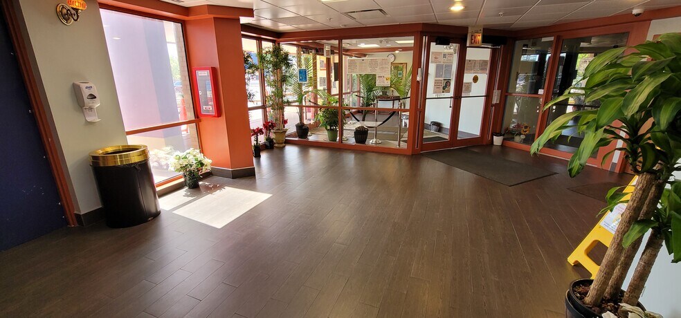 More Photos Of 4211 N Cicero Ave, Chicago Medical For Lease