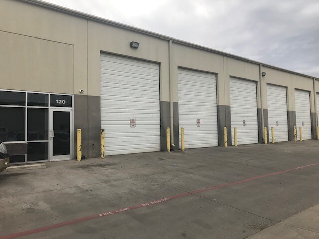 More Photos Of 307 N Rogers Rd, Irving Warehouse For Lease