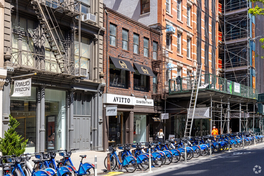 Primary Photo Of 424 W Broadway, New York Storefront Retail Residential For Lease