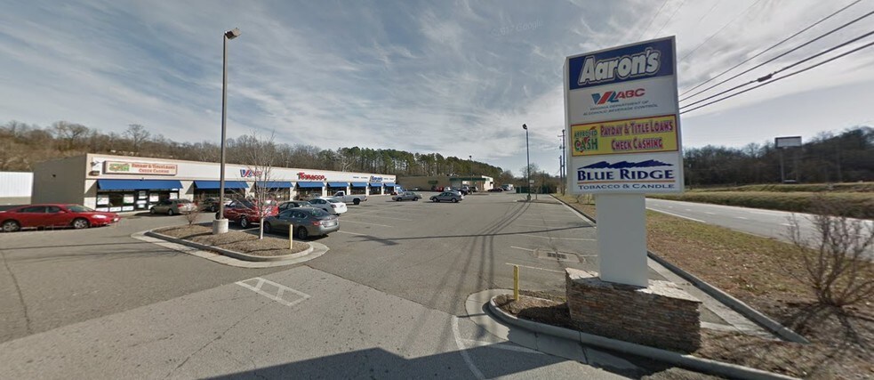 More Photos Of 2777-2801 Greensboro Rd, Martinsville Storefront Retail Office For Lease