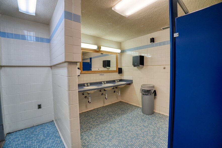 More Photos Of 3279 McClelland Ave, Erie Bowling Alley For Sale