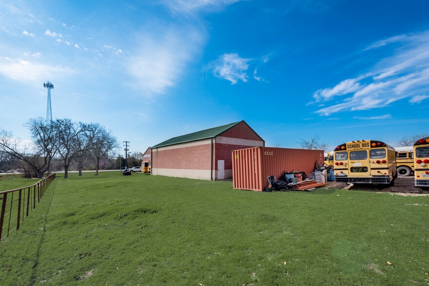 More Photos Of 712 State Highway 78 S, Farmersville Auto Repair For Sale