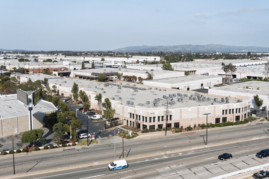 More Photos Of 7125 Telegraph Rd, Montebello Warehouse For Lease