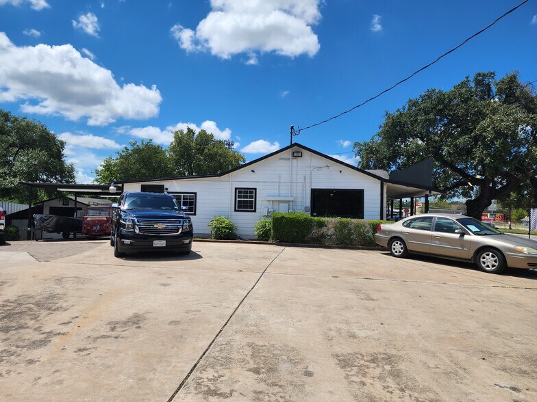 More Photos Of 5401 S Congress Ave, Austin Auto Dealership For Sale