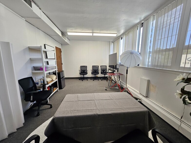 More Photos Of 217-08 Northern blvd, Bayside Office For Lease