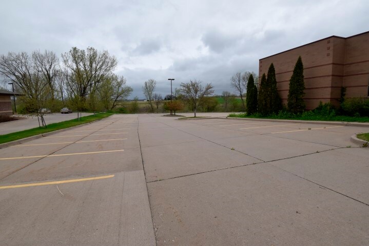 More Photos Of 2834 Northgate Dr, Iowa City Office For Lease