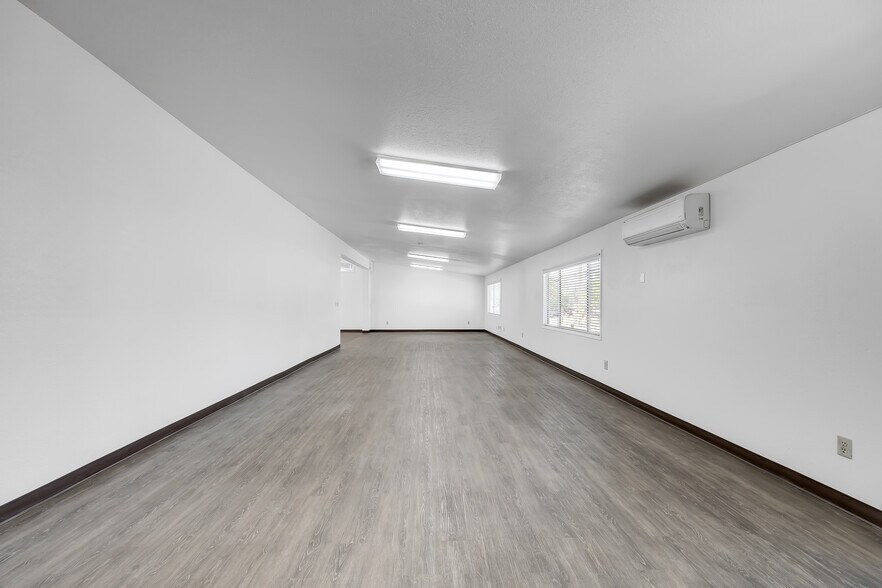 More Photos Of 20736 Longeway Rd, Sonora General Retail For Lease