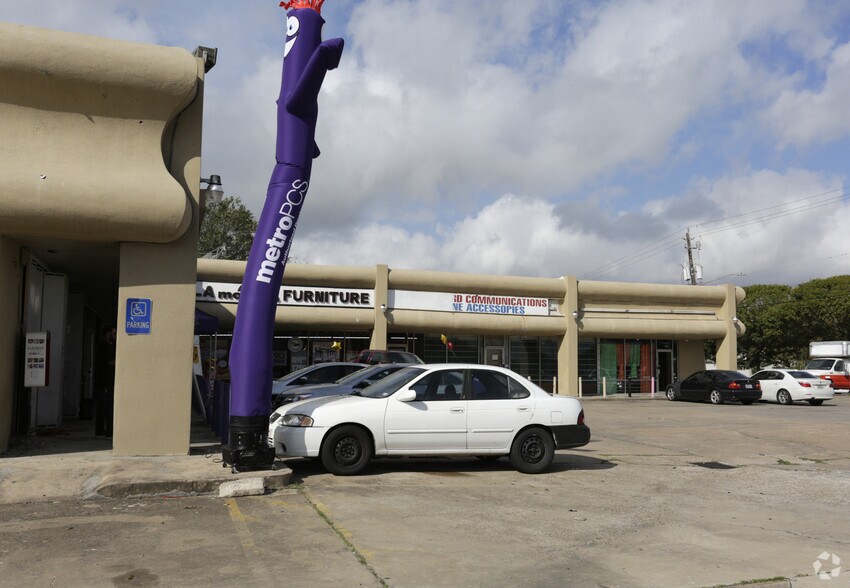 More Photos Of 11903 Alief Clodine Rd, Houston Freestanding For Sale