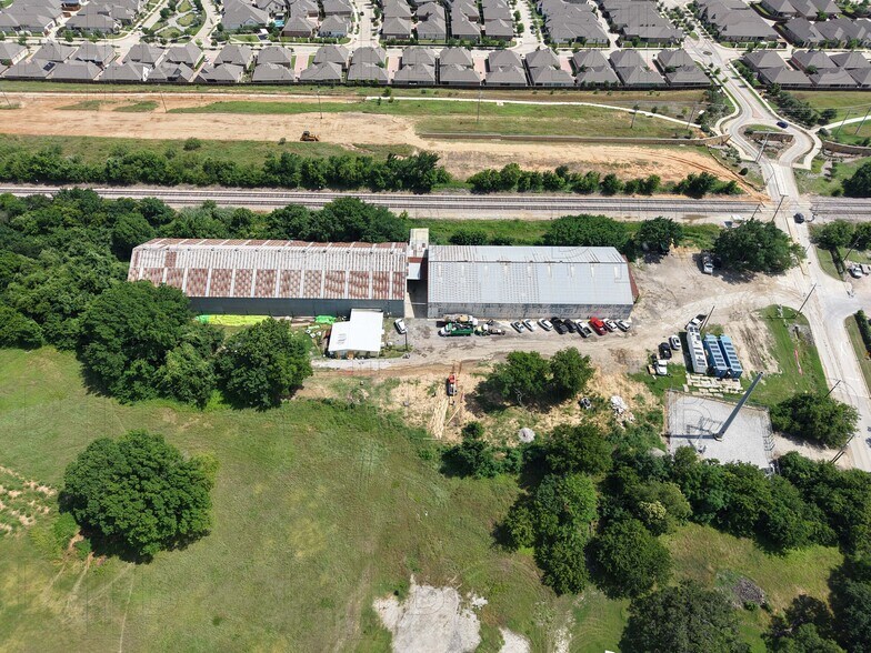 More Photos Of 3516 Tarrant Main St, Euless Warehouse For Sale