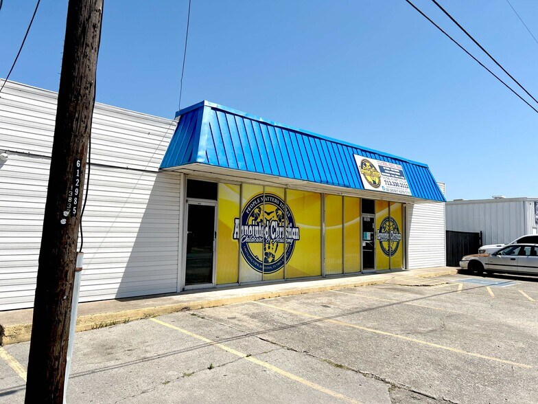 More Photos Of 13837 Longview St, Houston Flex For Lease