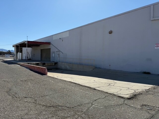 More Photos Of 967 Hancock Rd, Bullhead City General Retail For Sale