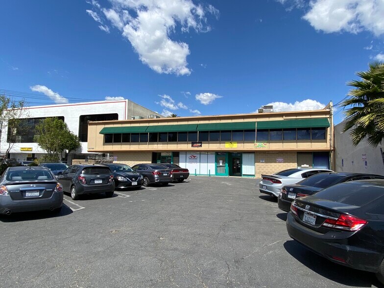 More Photos Of 21044 Sherman Way, Canoga Park Office For Lease