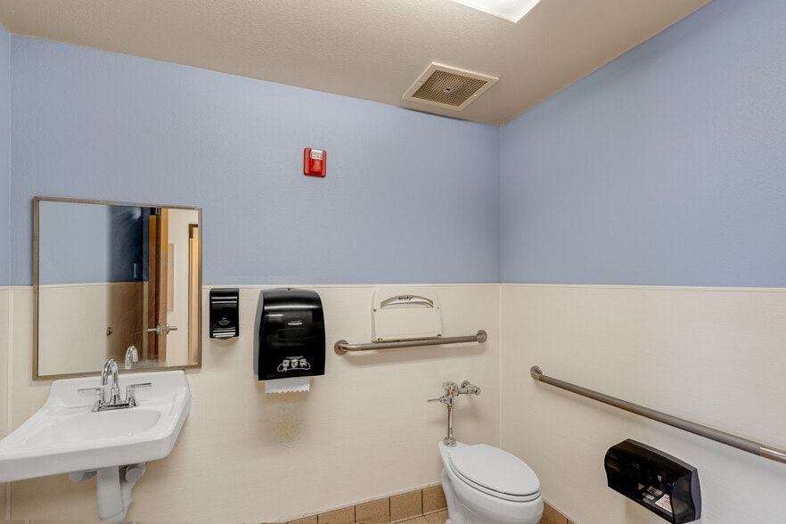 More Photos Of 1151 W Ray Rd, Chandler Daycare Center For Sale