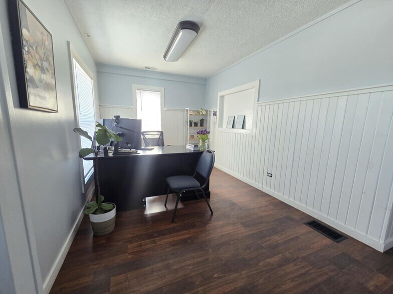 More Photos Of 16600 Crawford Ave, Country Club Hills Warehouse For Lease