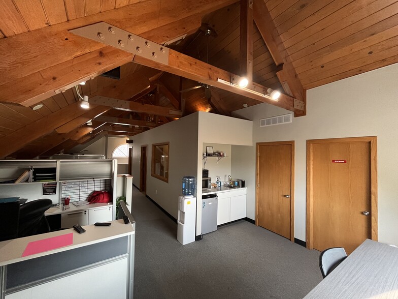 More Photos Of 174 N Main St, Dublin Office For Lease