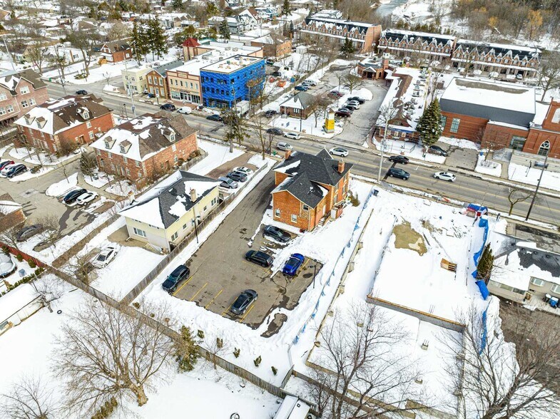 More Photos Of 62 Queen St S, Mississauga Freestanding For Lease