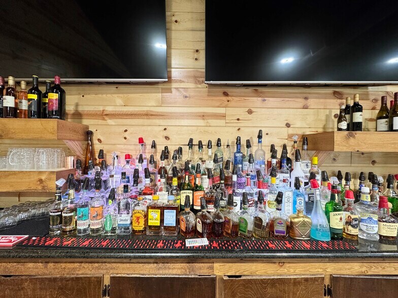 More Photos Of 500 SE Lincoln Rd, Idabel Hotel For Sale